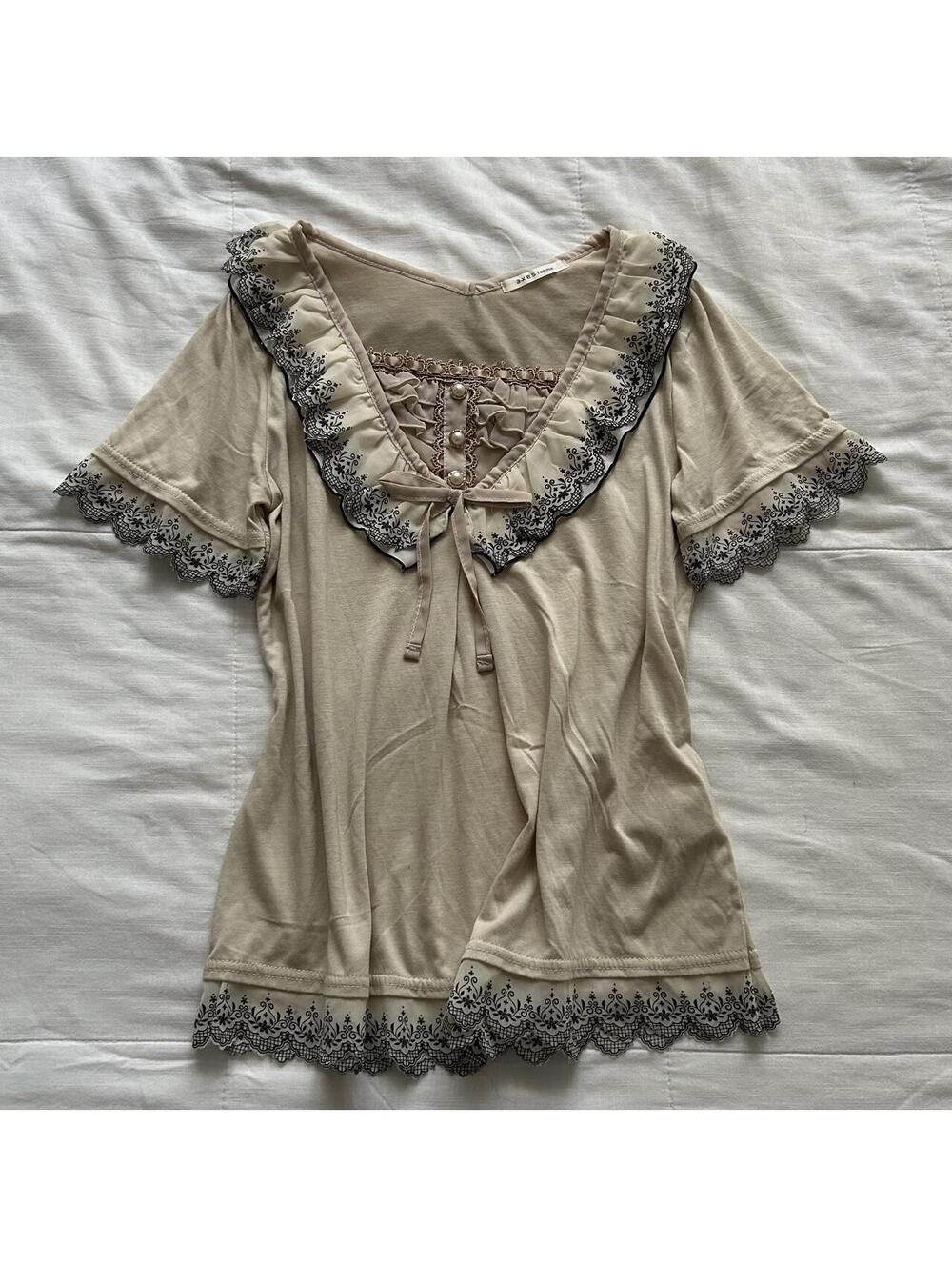 Axes Femme Taupe Top Lace Trim Ribbon Bow Pearl Buttons Medium Japan